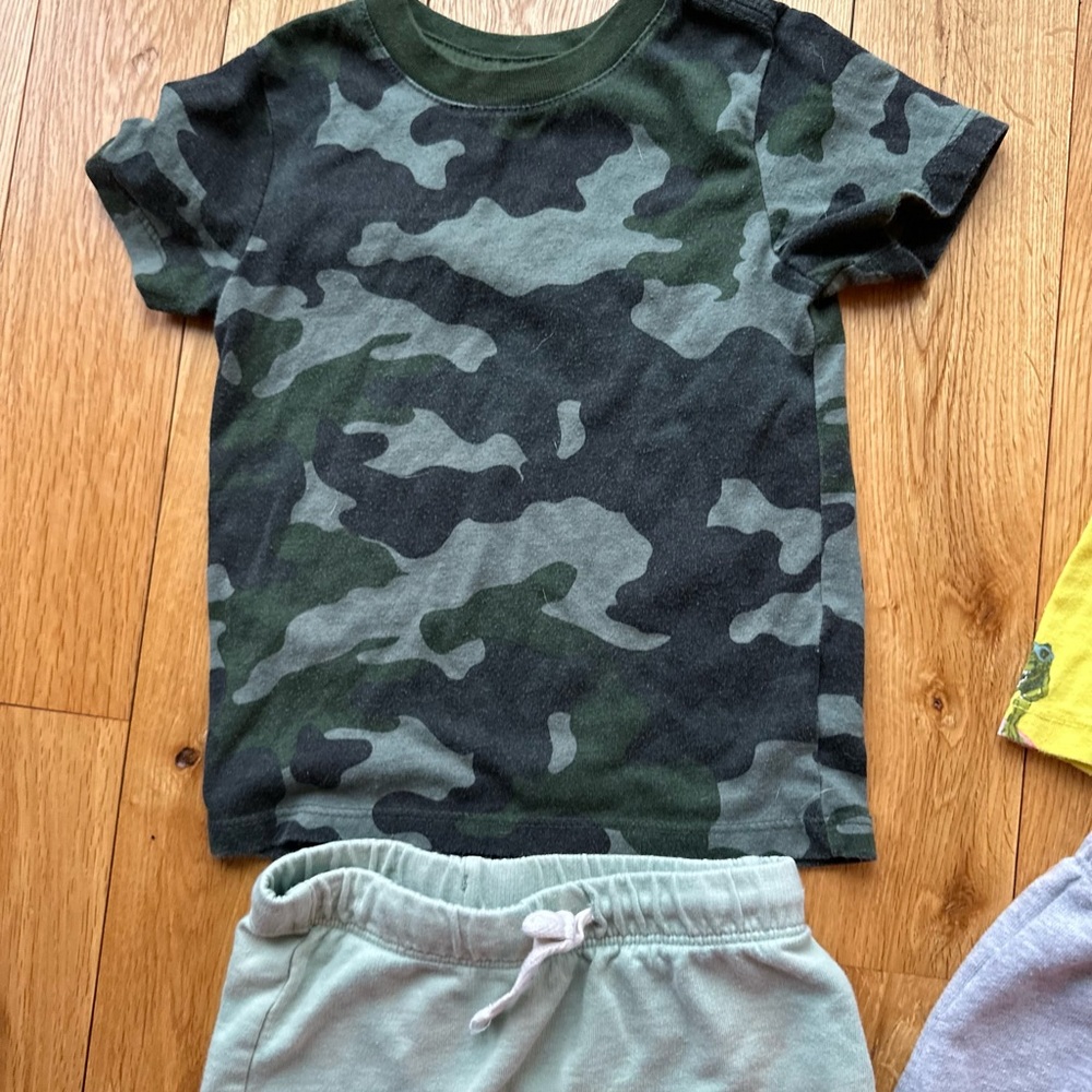 Toddler Boy 18 Months Lot Bundle Grayson Mini Old Navy Tshirts Shorts Cat & Jack - Picture 3 of 16